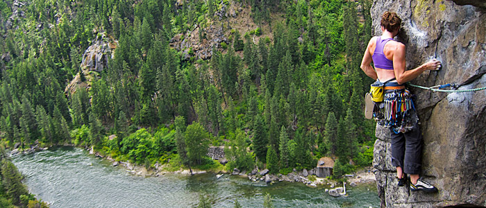 Canary at Castle Rock, Leavenworth, Washington - Photo: Richard So